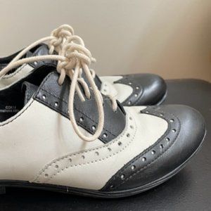 Born Shoes - Born Women's Black & White Wingtips Size 7 M